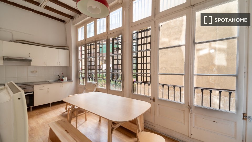 Camera doppia Barcellona, 9 camere, 250m² — foto 3