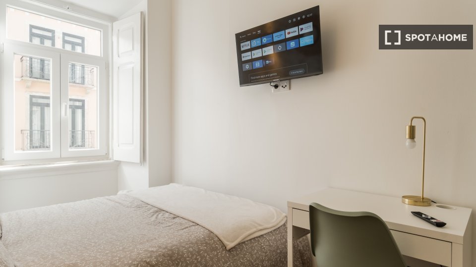 Double room Lisbon, 6 beds — photo 1