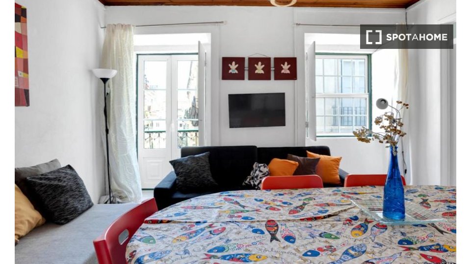 Apartment Lisbon, 4 beds, 95m² — photo 2