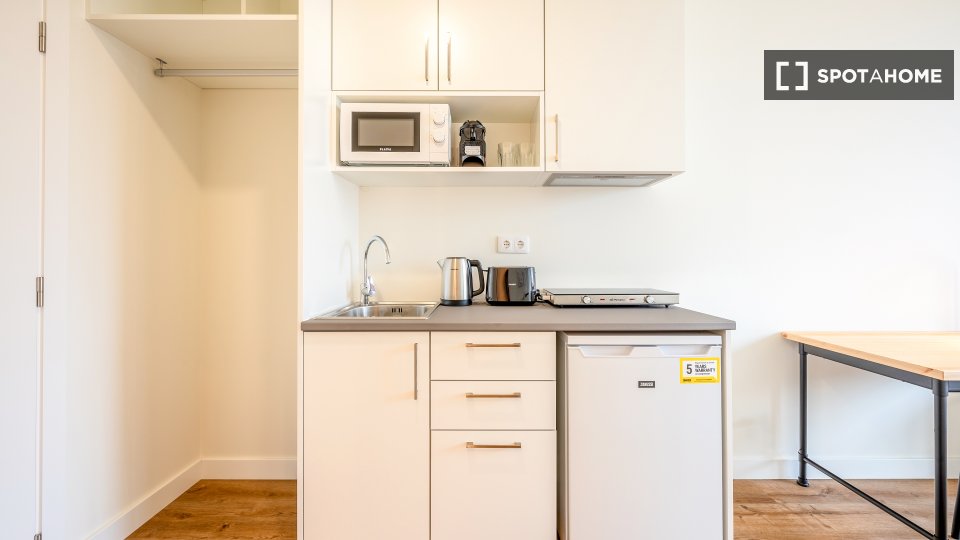 Apartment mono Lisbon, 19m² — photo 7