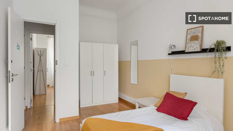Double room Lisbon, 13 beds — photo 43