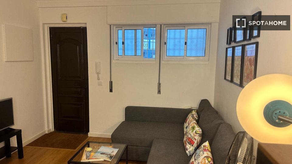 Apartment Lisbon, 1 bed — photo 15