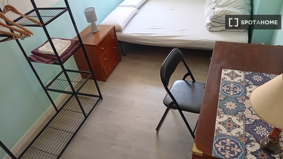 Double room Madrid, 3 beds, 75m² — photo 21