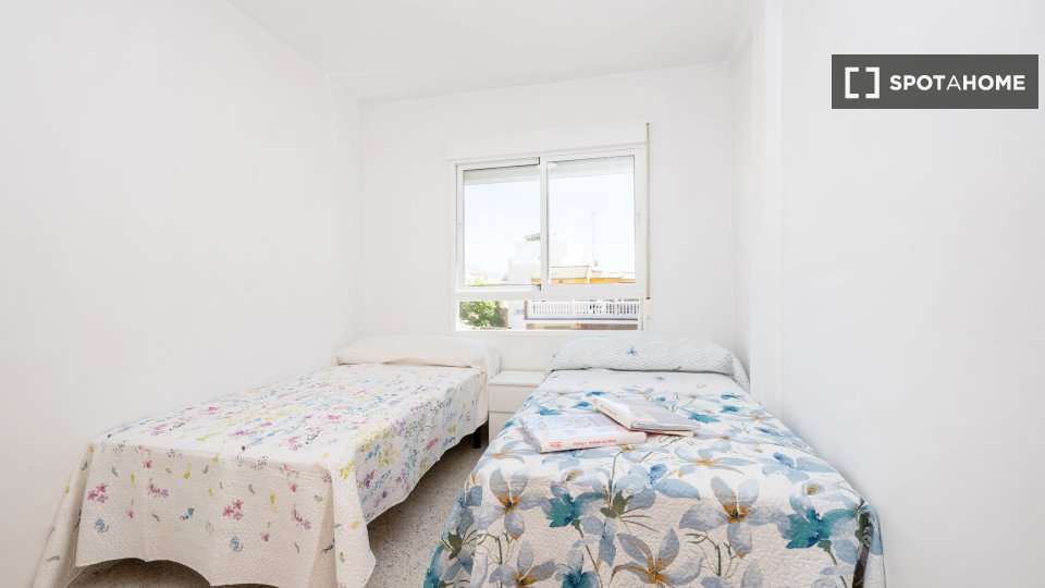 Apartment Granada, 4 beds, 114m² — photo 10