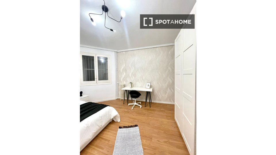 Double room Madrid, 5 beds — photo 46