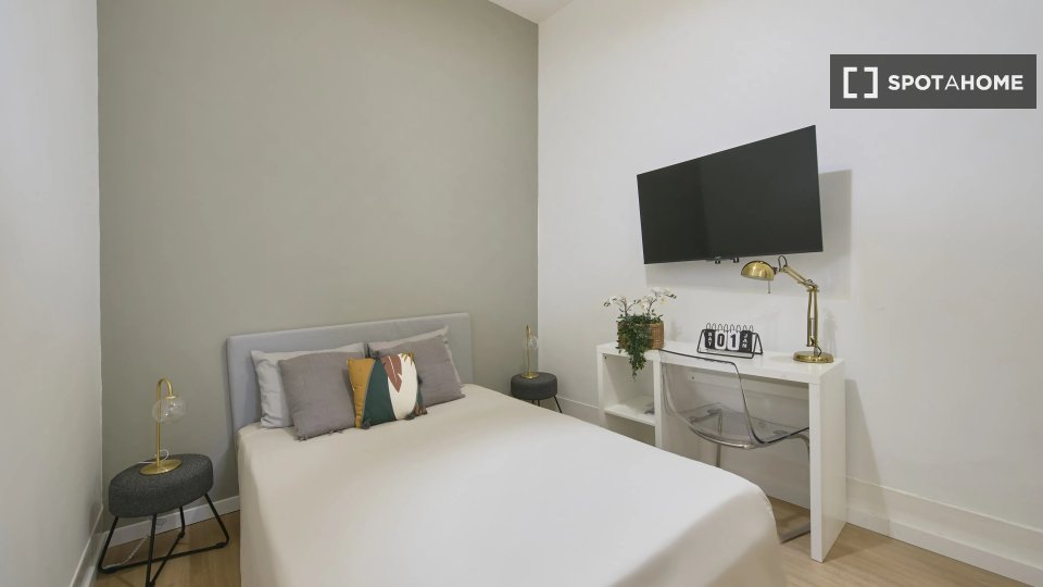Double room Lisbon, 9 beds — photo 1