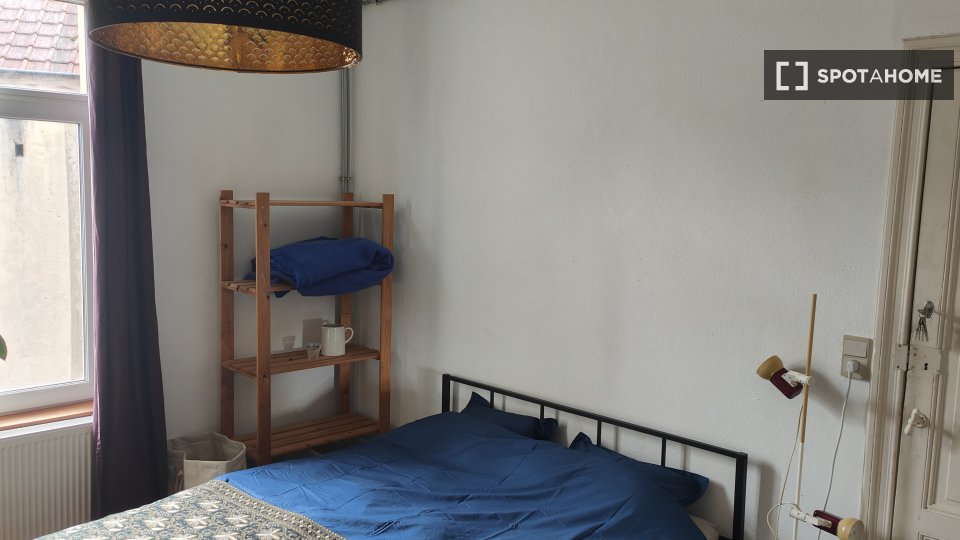 Double room Brussels, 2 beds, 65m² — photo 13