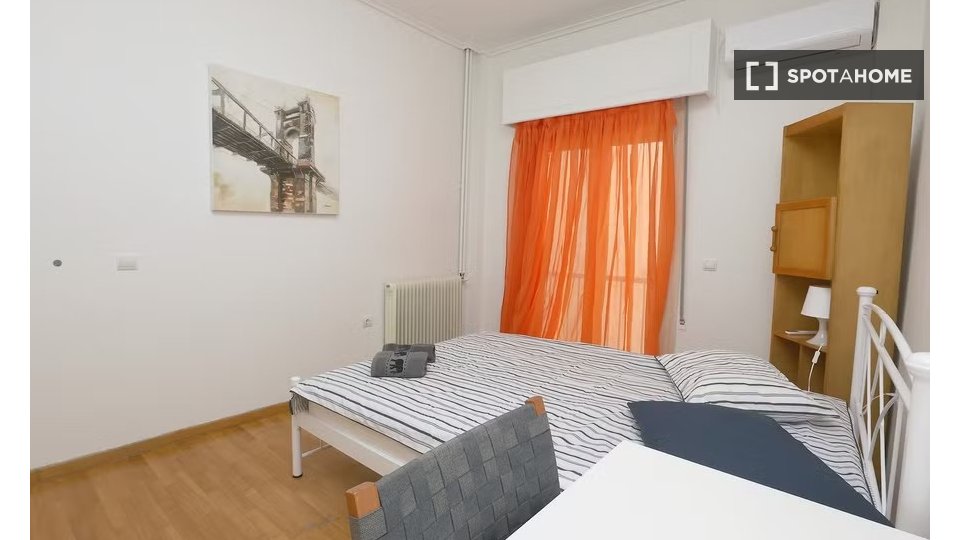Double room Athens, 5 beds — photo 12