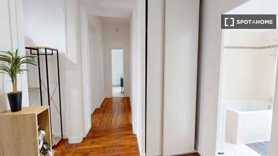 Double room Paris, 5 beds, 120m² — photo 5
