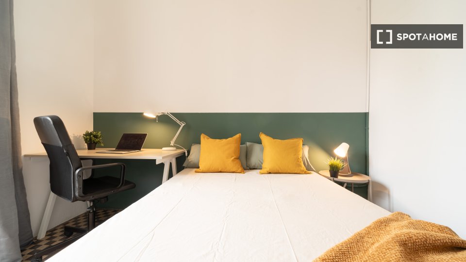 Double room Barcelona, 9 beds, 200m² — photo 3