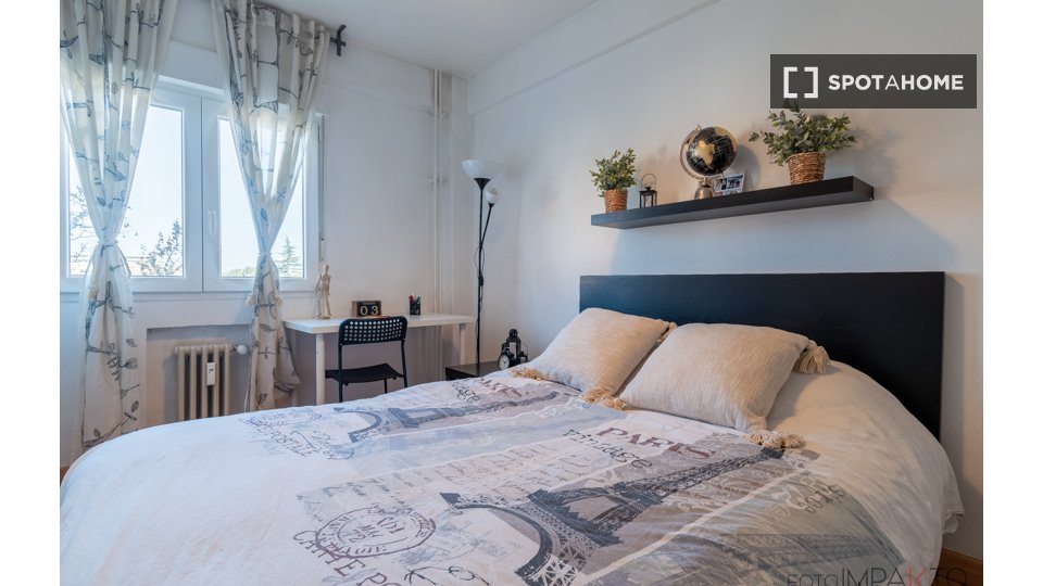 Double room Madrid, 7 beds, 160m² — photo 4