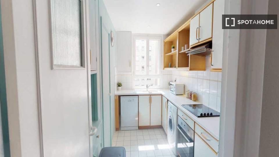 Double room Paris, 4 beds, 70m² — photo 3