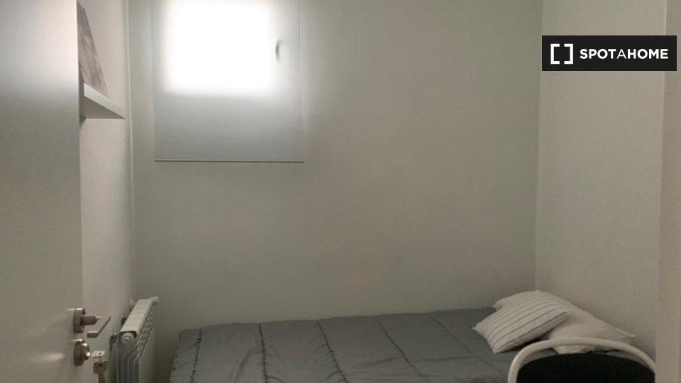 Double room Madrid, 5 beds — photo 8