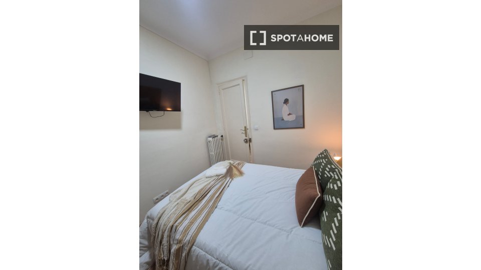 Double room Barcelona, 8 beds, 150m² — photo 5