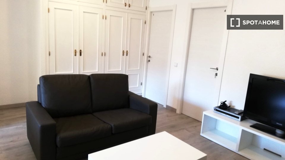 Double room Valencia, 4 beds, 150m² — photo 2