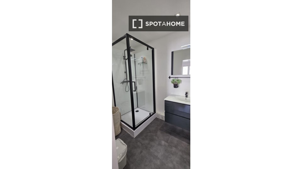 Apartment Brussels, 1 bed, 35m² — photo 2