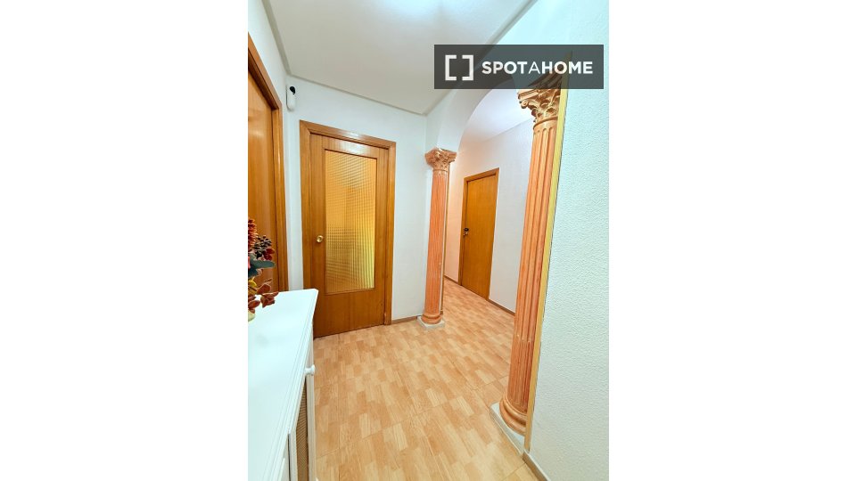 Double room Madrid, 5 beds — photo 9