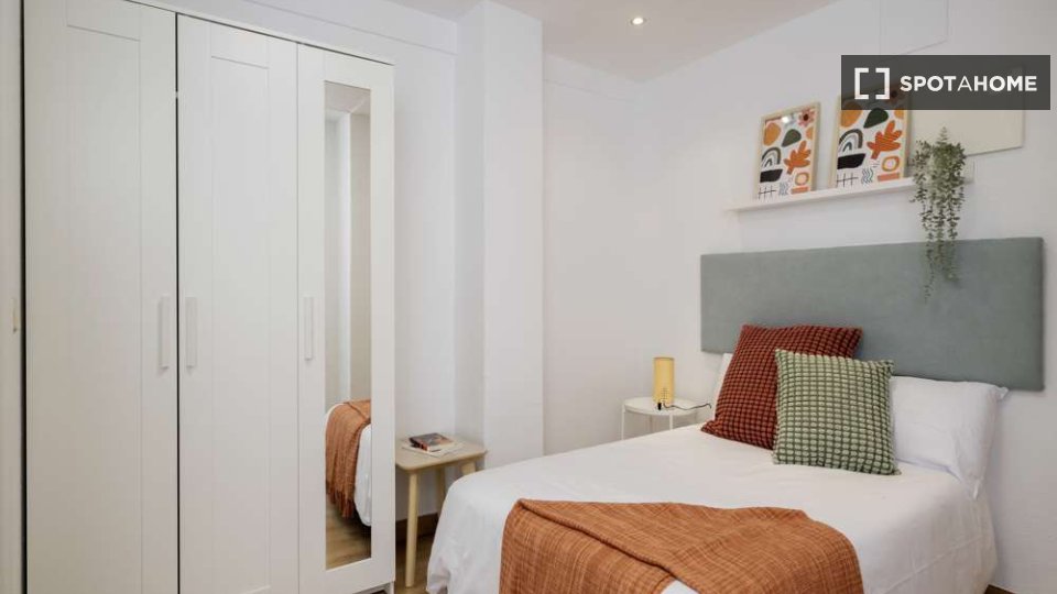 Double room Madrid, 8 beds — photo 18