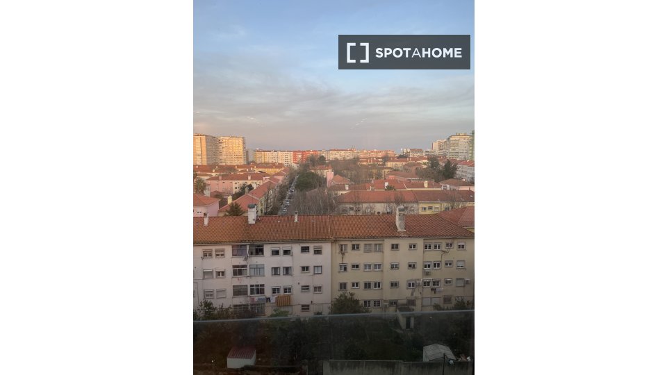 Apartment Lisbon, 2 beds, 84m² — photo 3
