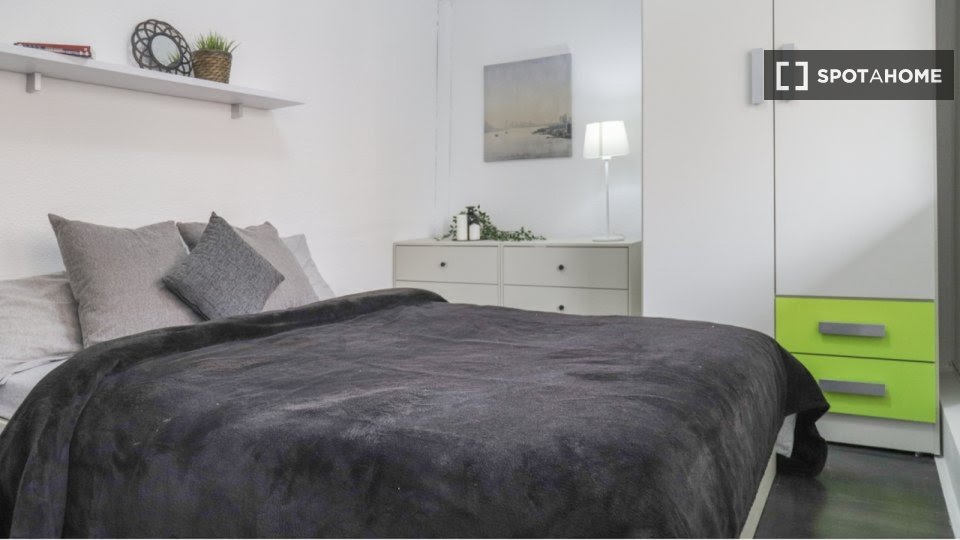 Double room Madrid, 7 beds, 115m² — photo 4