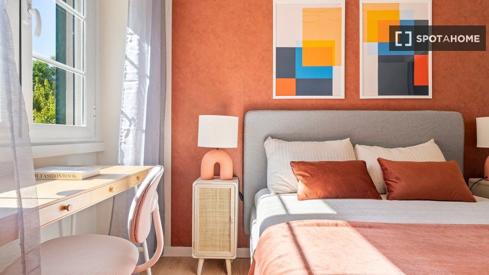 Double room Lisbon, 5 beds — photo 48