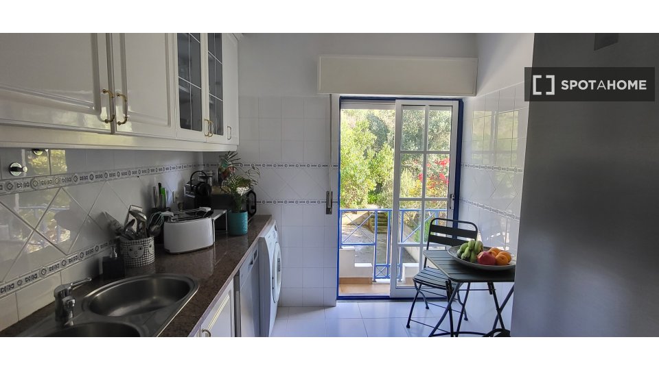 Double room Lisbon, 2 beds, 85m² — photo 7