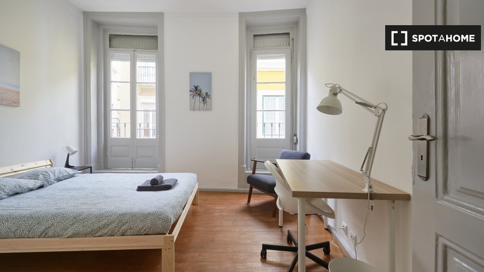 Double room Lisbon, 4 beds — photo 18