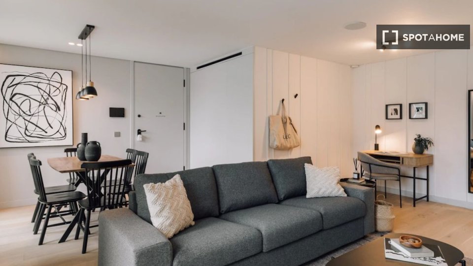Apartment Lisbon, 2 beds — photo 19