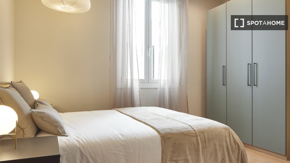 Apartment Barcelona, 2 beds, 75m² — photo 18