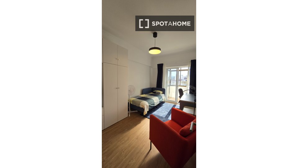 Double room Lisbon, 5 beds, 130m² — photo 9