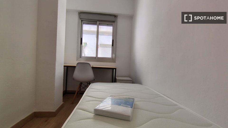 Double room Valencia, 4 beds, 95m² — photo 6