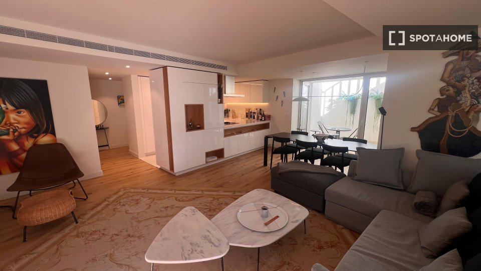 Apartment Lisbon, 2 beds, 104m² — photo 10