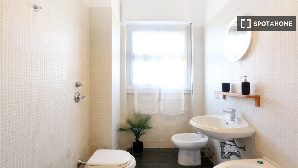 Double room Milan, 3 beds, 101m² — photo 16