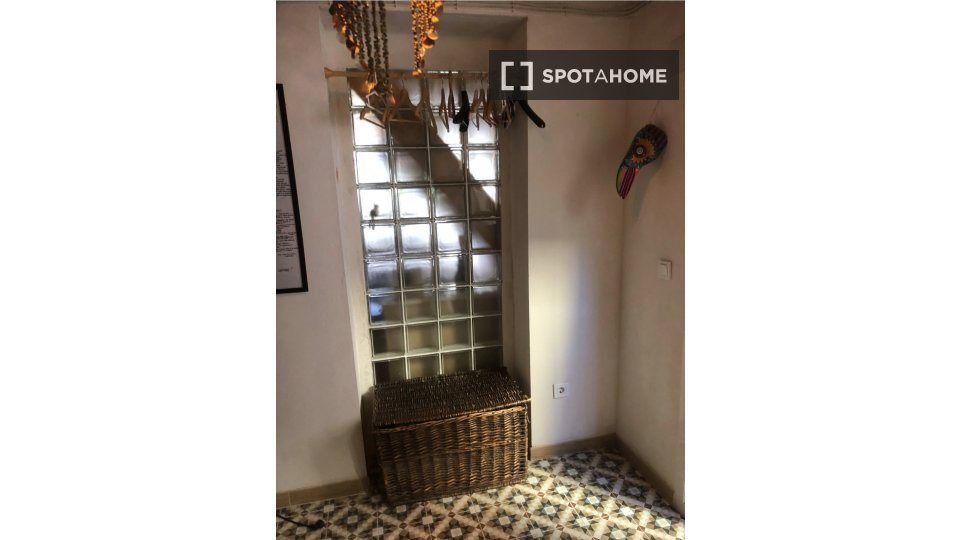 Apartment Valencia, 1 bed, 70m² — photo 17
