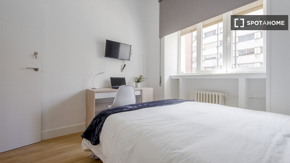 Double room Madrid, 8 beds, 200m² — photo 9