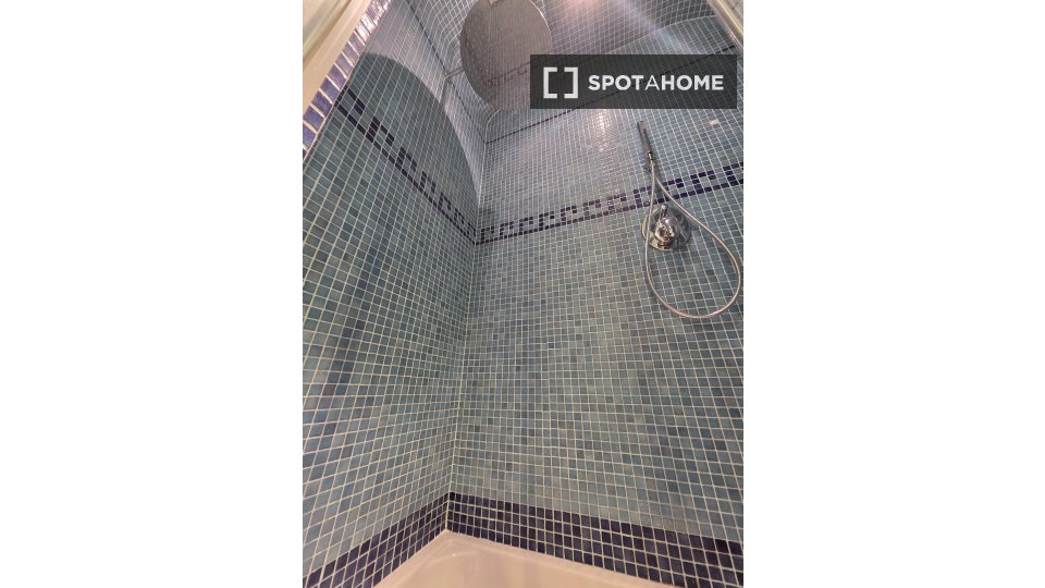 Double room Rome, 4 beds, 102m² — photo 15