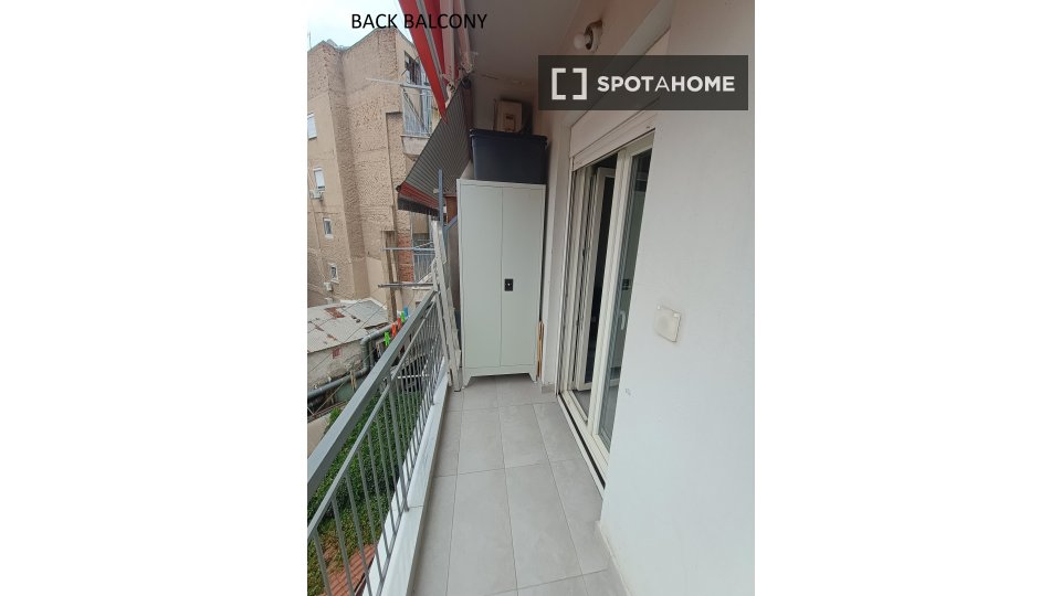 Double room Thessaloniki, 3 beds, 70m² — photo 4