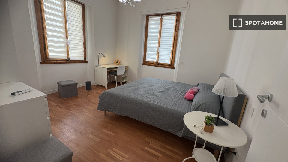 Double room Florence, 2 beds — photo 17