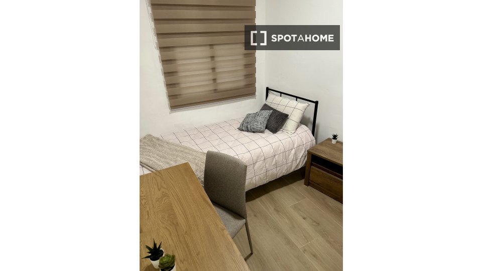 Double room Barcelona, 4 beds, 70m² — photo 14