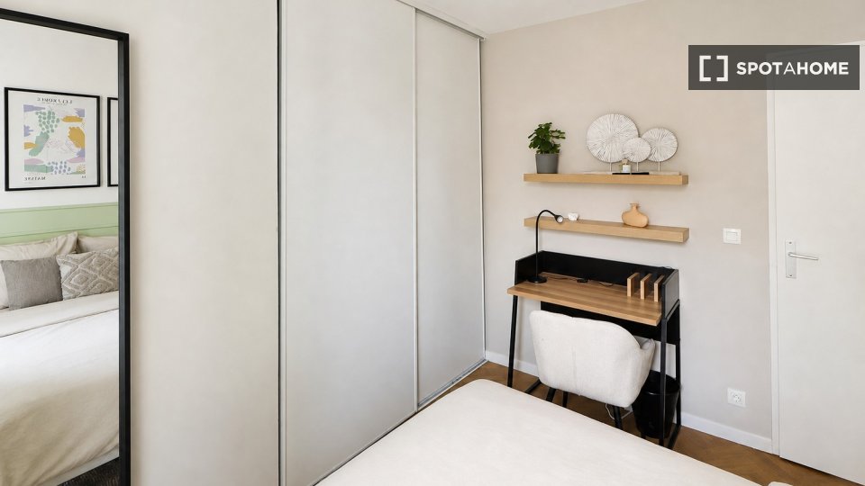 Chambre double Paris, 4 chambres — photo 35