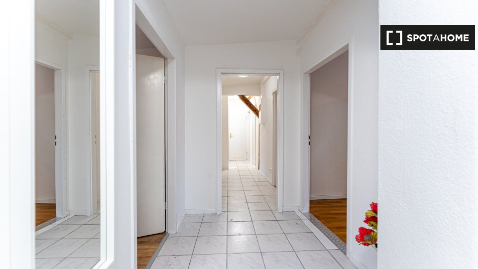 Double room Berlin, 10 beds, 120m² — photo 1