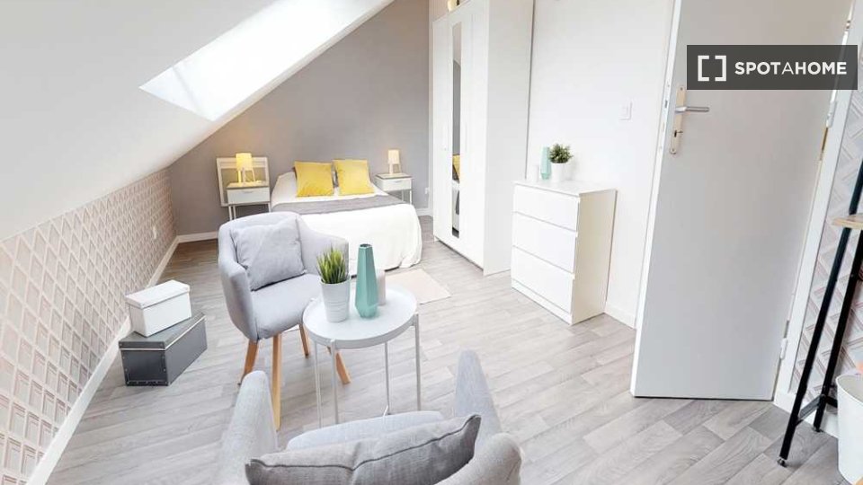 Double room Lille, 3 beds, 90m² — photo 16