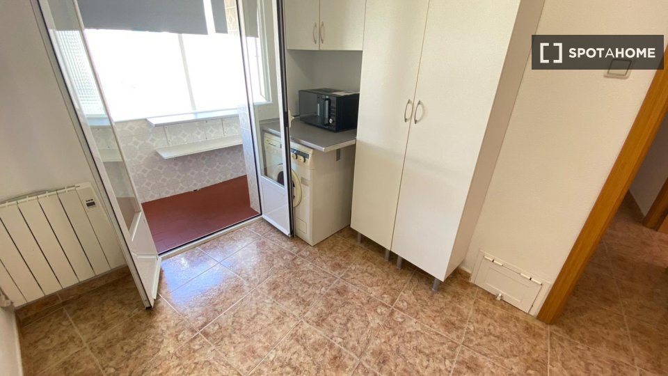 Double room Madrid, 3 beds — photo 1