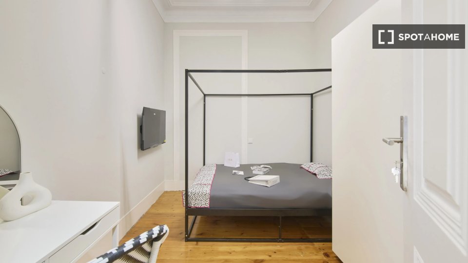Double room Lisbon, 9 beds — photo 10