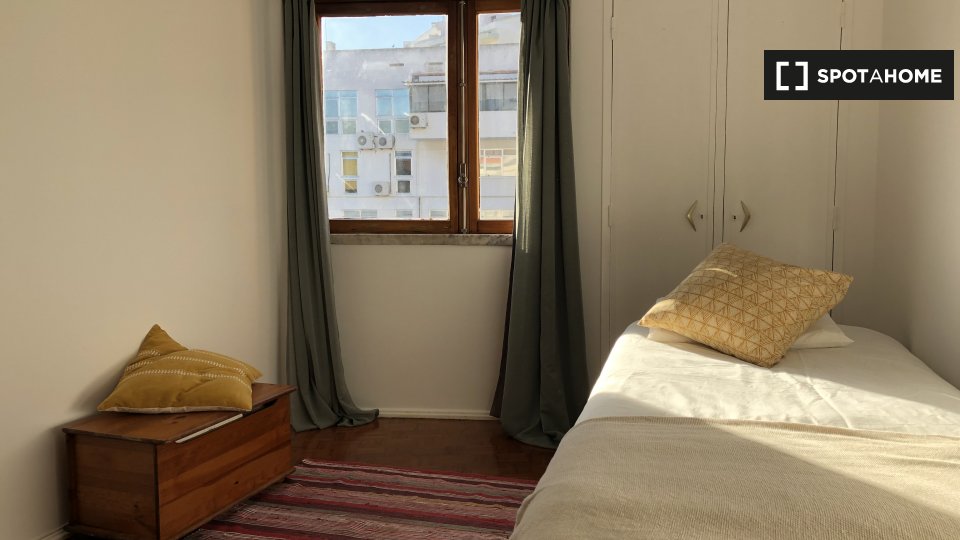 Double room Lisbon, 4 beds, 100m² — photo 16