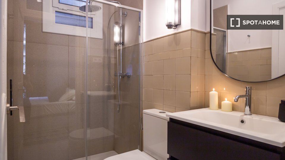 Double room Barcelona, 16 beds, 380m² — photo 9