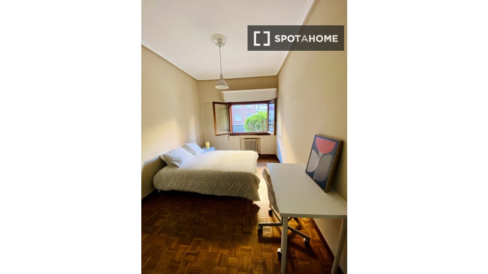 Double room Bilbao, 4 beds, 85m² — photo 17