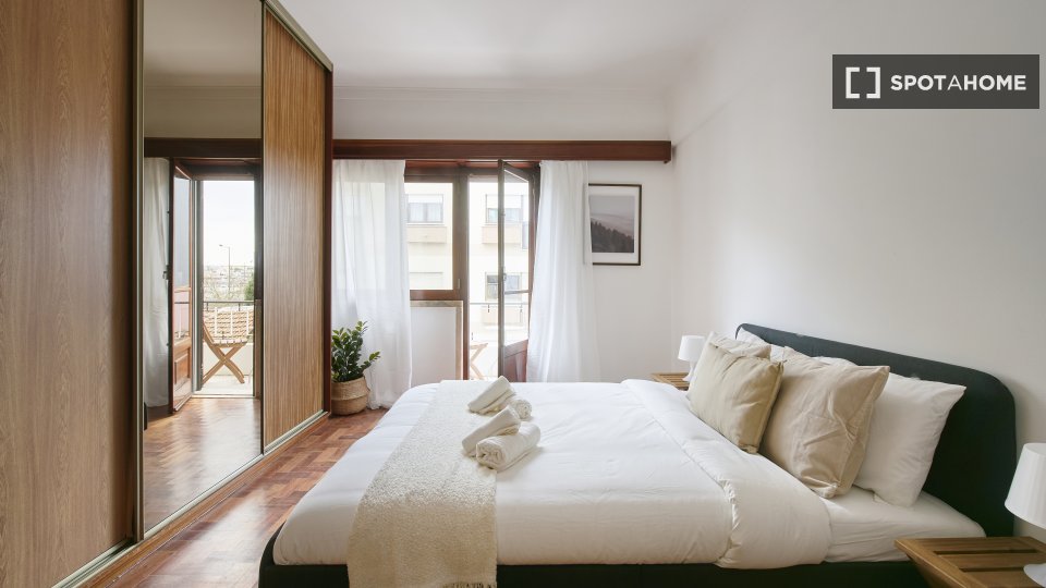 Double room Lisbon, 4 beds — photo 13