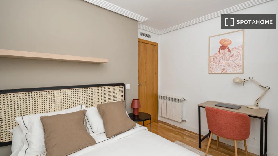 Double room Madrid, 4 beds — photo 18