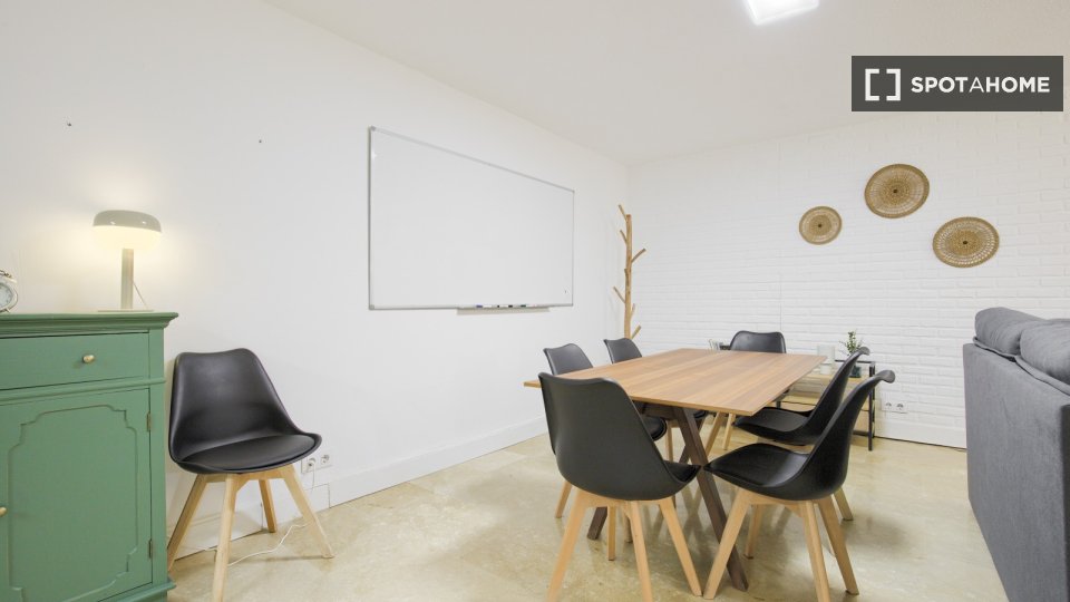 Double room Madrid, 7 beds, 230m² — photo 2